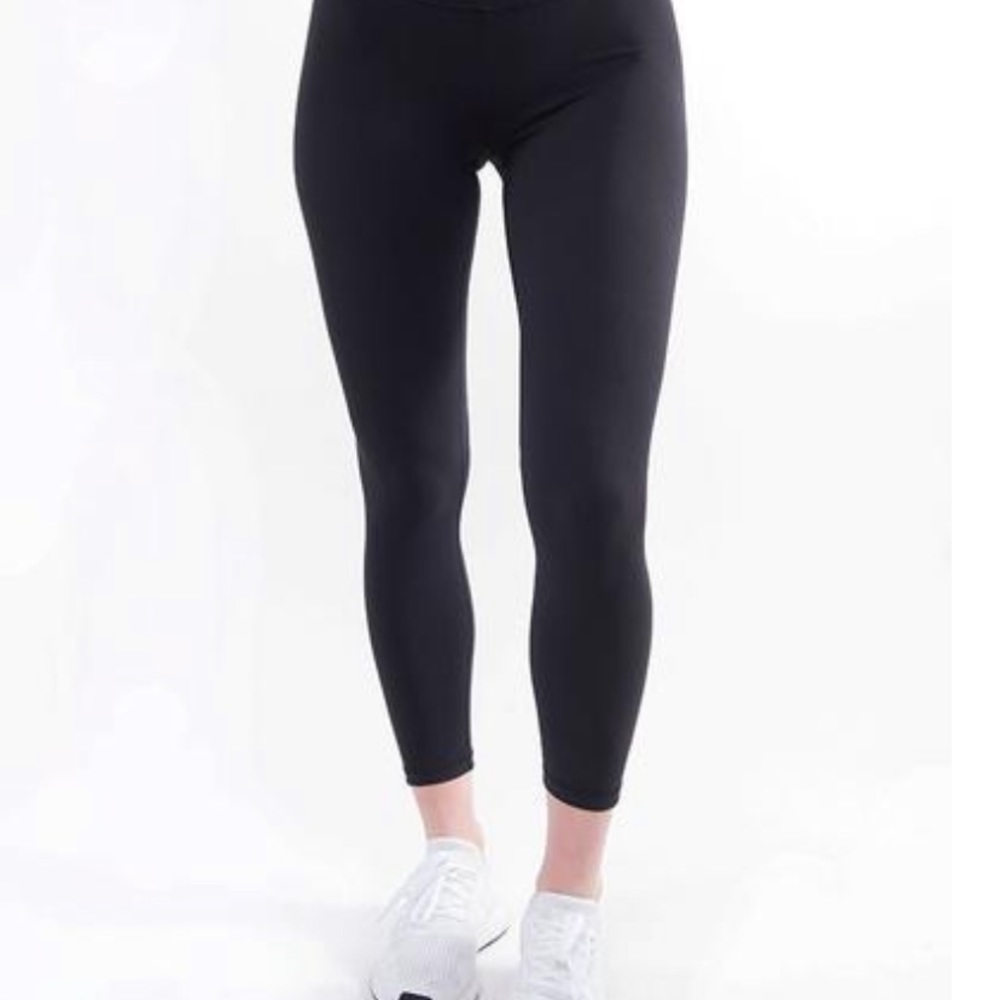 PTULA Taylor "Stay True" Legging 23" - Black